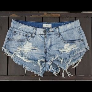 *LIKE NEW* Tobi Denim Shorts - Size 2